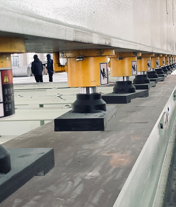 生产设备高度自动化、数字化、智能化